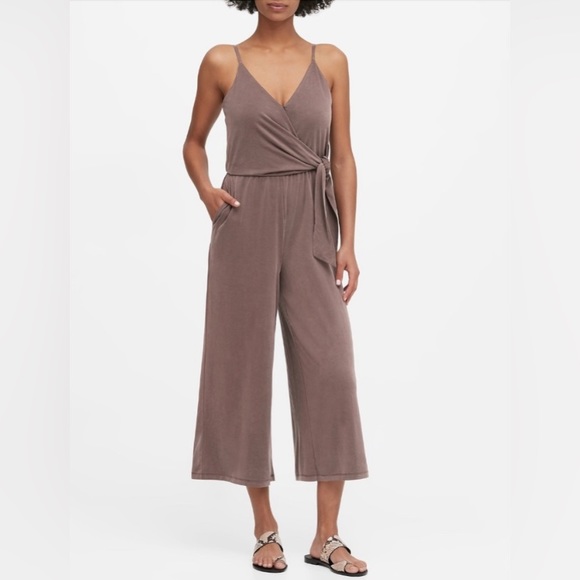 *NEW* Banana Republic - Picture 4 of 5